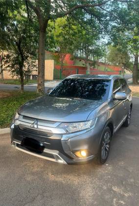 MITSUBISHI OUTLANDER 2.0 MIVEC GASOLINA HPE AUTOMÁTICO MITSUBISHI OUTLANDER 2.0 MIVEC GASOLINA HPE AUTOMÁTICO